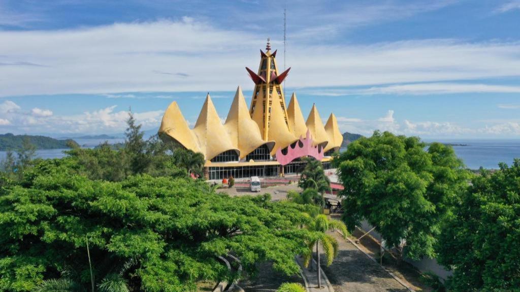 Asoka Luxury Hotel Bandar Lampung Exterior foto