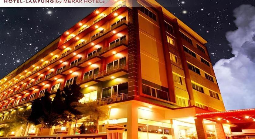 Asoka Luxury Hotel Bandar Lampung Exterior foto